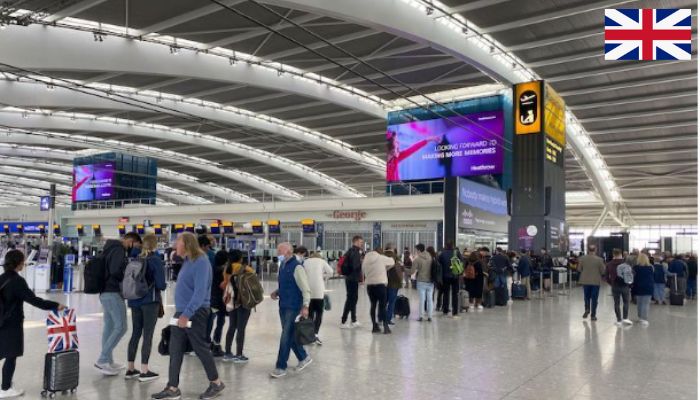 Heathrow Airport London is largest international airport, it experiences more than a quarter of millions of passengers pass through its four terminals, which is an estimated total of 270,869 passengers as per the data evaluated in August,2025