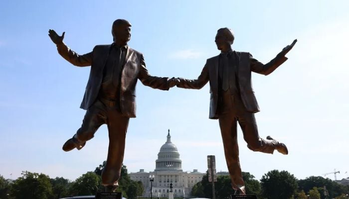 New Trump–Epstein statue on National Mall sparks controversy and debate