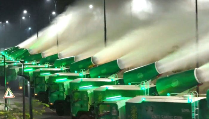 Anti-smog operation under way in Kahna, Lahore. — X/ Marriyum Aurangzeb/screengrab