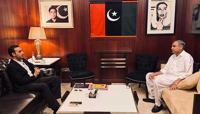 Interior Minister Mohsin Naqvi (right) meets Pakistan Peoples Party Chairman Bilawal Bhutto Zardari at Bilawal House, Karachi, on October 20, 2025. — X/@MediaCellPPP