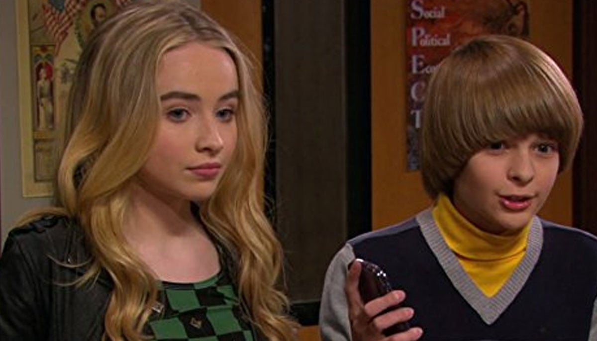 Sabrina Carpenter asks out former costar Corey Fogelmanis during tour Sabrina Carpenter asks out former costar Corey Fogelmanis during tour