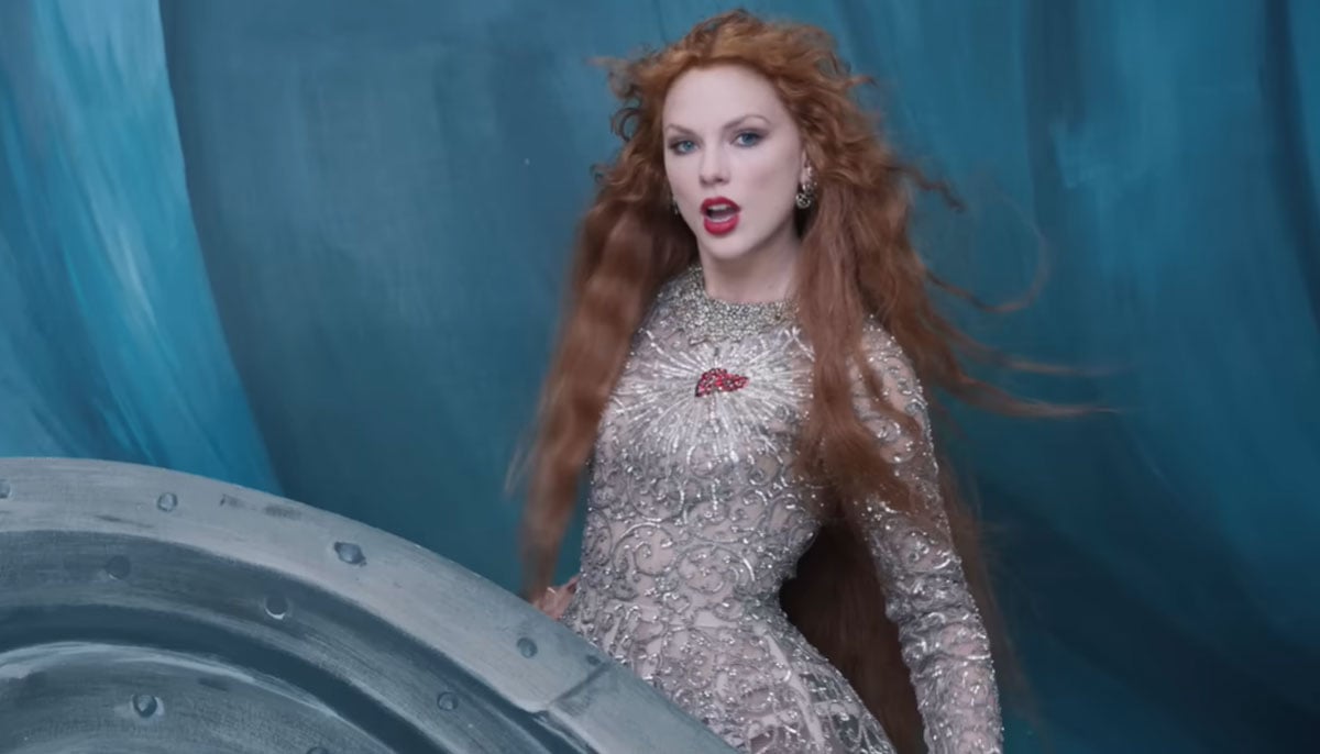 Taylor Swift excites fans with acoustic version of Fate of Ophelia