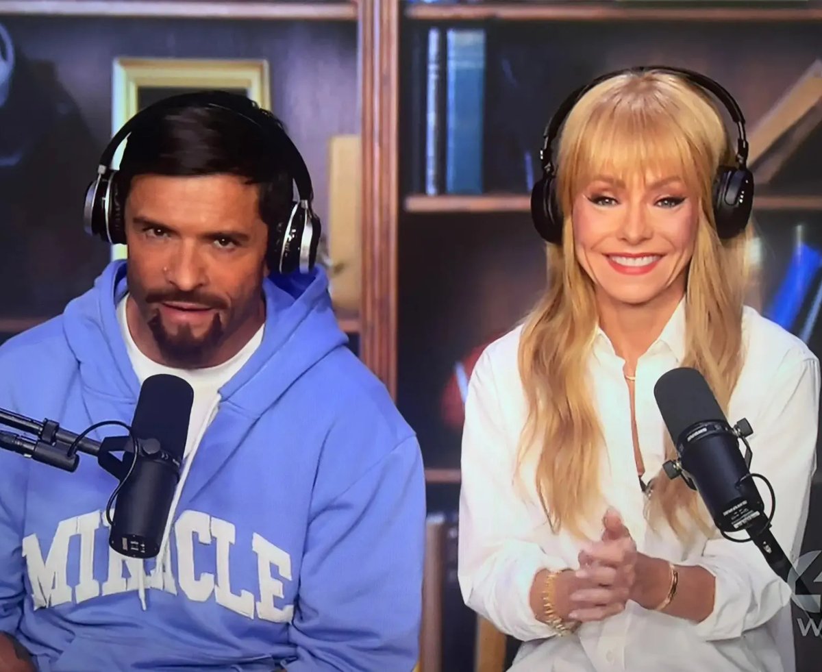 Kelly Ripa and Mark Consuelos leave fans stunned with Halloween costume