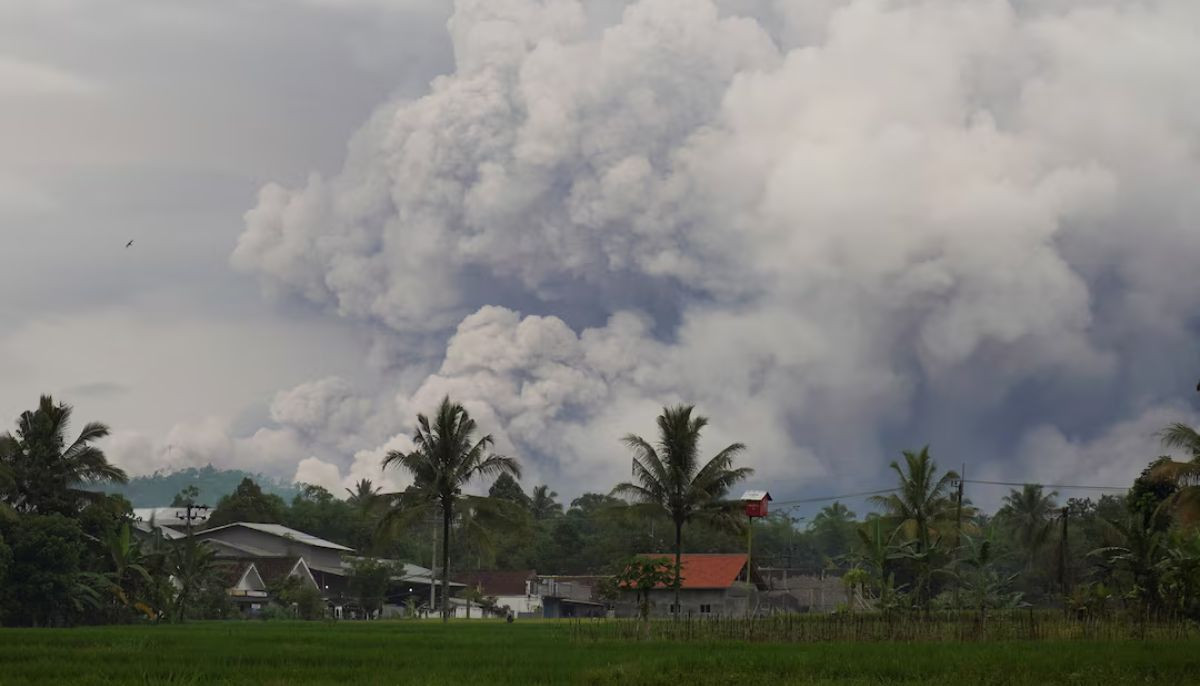 Indonesia s Mount Semeru Erupts Spewing Gigantic 54 000ft Ash Column indonesia-s-mount-semeru-erupts-spewing-gigantic-54-000ft-ash-column