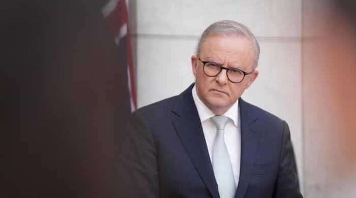 Anthony Albanese announces intelligence review as Australia mourns Bondi attack tragedy 