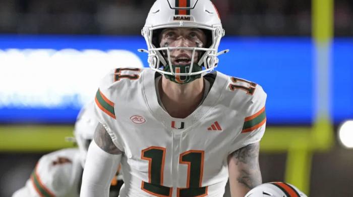 Why did Carson Beck leave Georgia for Miami?