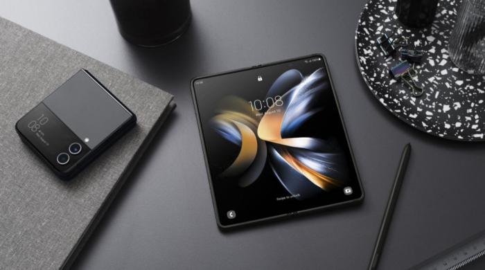 Apple iPhone Fold may feature Samsung crease-less display