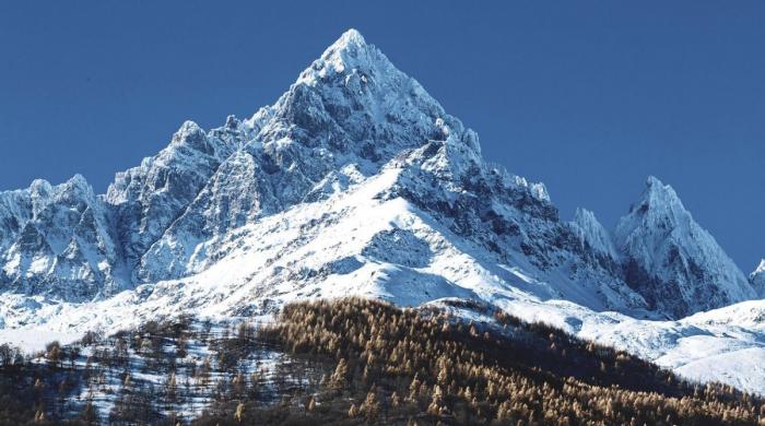 A red pixel in the snow: How AI helped to crack the mystery of a missing mountaineer