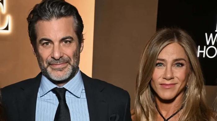 Jennifer Aniston brings Jim Curtis face-to-face with her famous ex