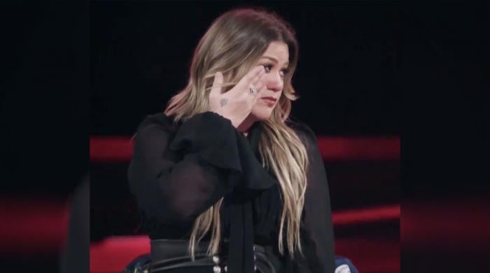 Kelly Clarkson weighs in on life without the father of her children
