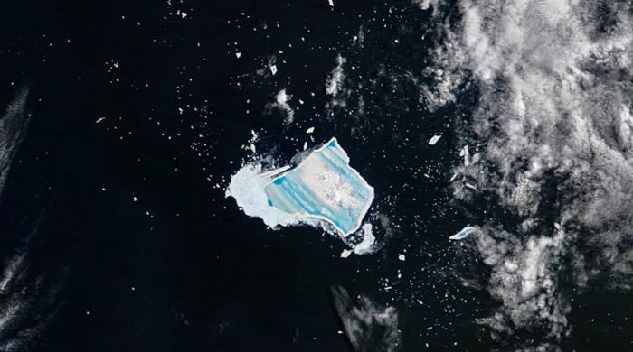 Iceberg A-23A turns blue as scientists warn collapse is imminent
