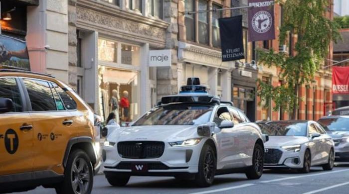 New York plans limited rollout of self-driving taxis