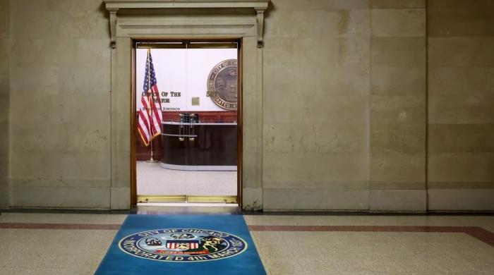 Ex-Chicago mayor hit with lawsuit over unpaid credit card bills