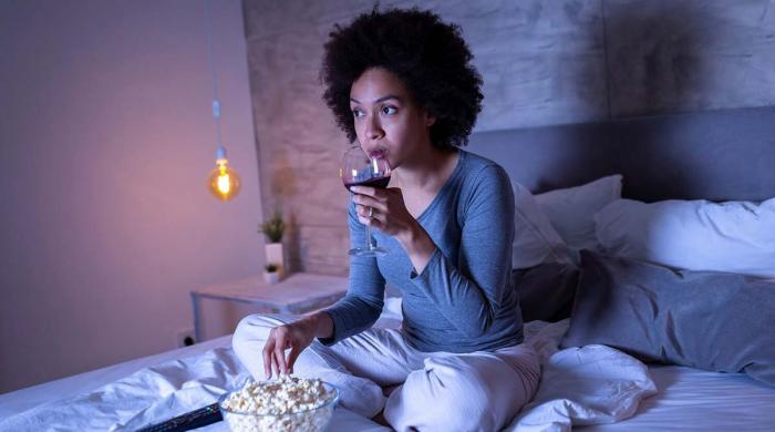 Late-night snacking linked to higher risk of liver disease