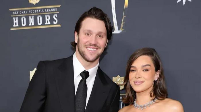 Hailee Steinfeld rushes to tell Josh Allen THIS about Adam Sandler