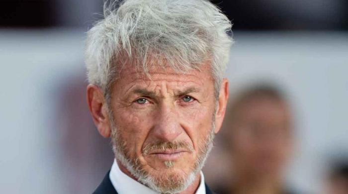 Is Sean Penn dating a guy?