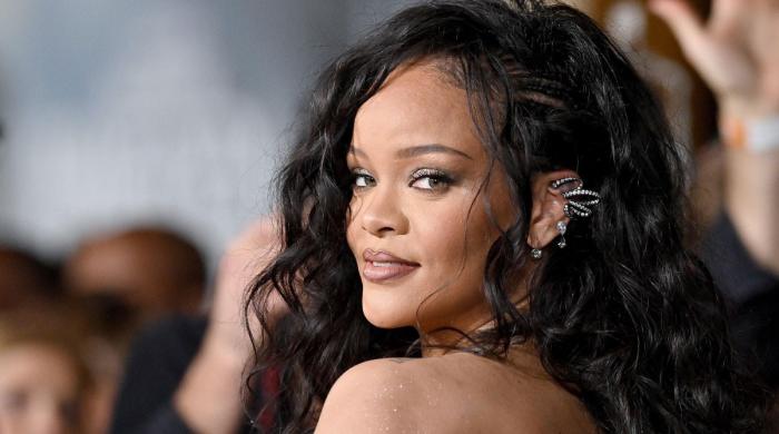 Rihanna hit by hotel door in New York, jokes with bodyguard afterward