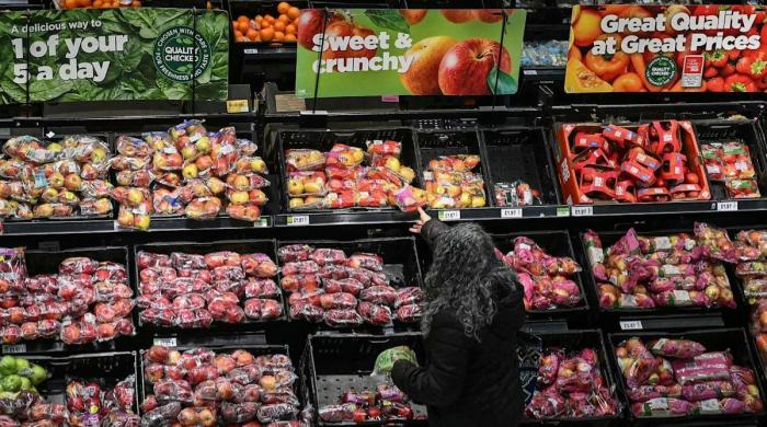 UK inflation unexpectedly rises to 3.4% in December, the first increase in five months