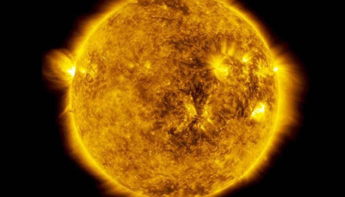 NASA shows how sun could swallow Earth