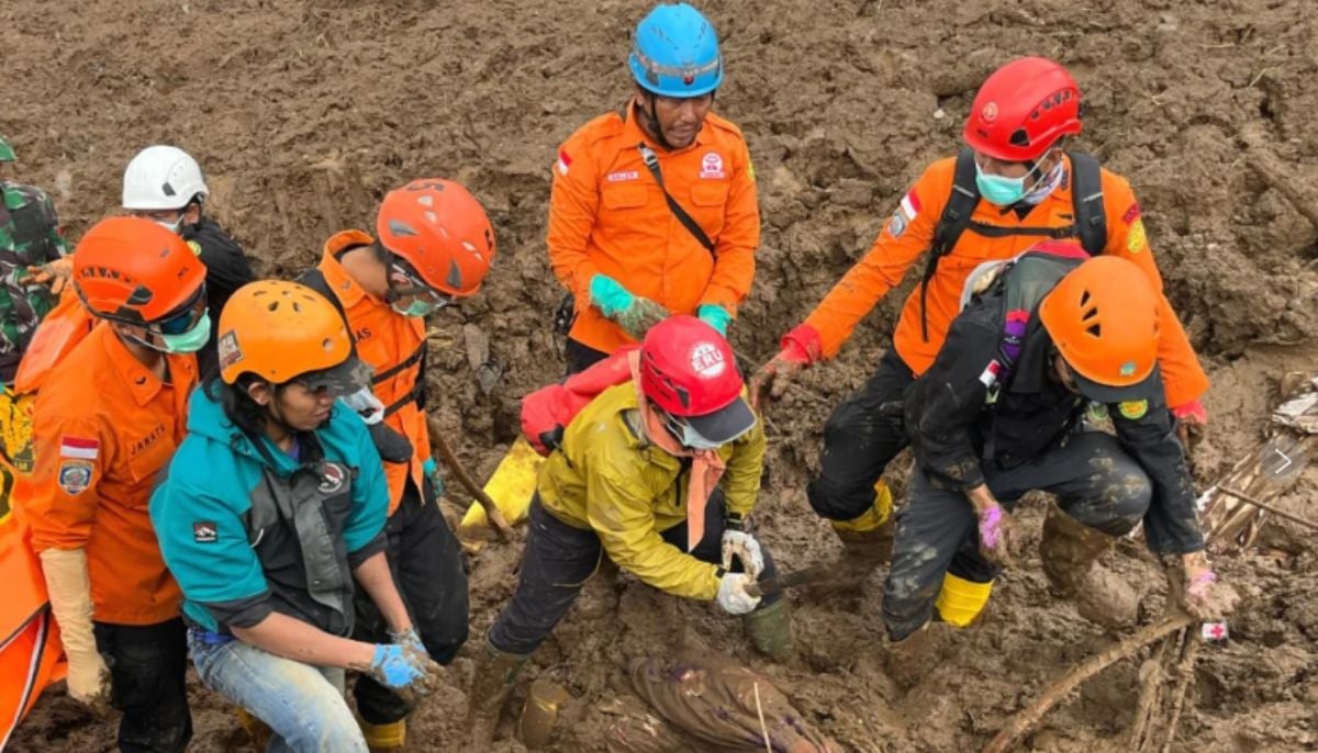 Indonesia: Search operation continues after landslide Kills at least 30, leaving 100 missing