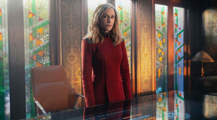 Holly Hunter says walking barefoot in 'Star Trek's felt THIS
