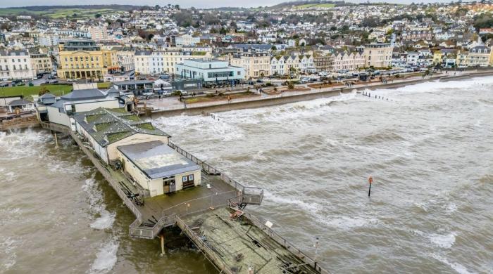 Storm Chandra: Flood, snow warnings hit UK as temperatures plummet