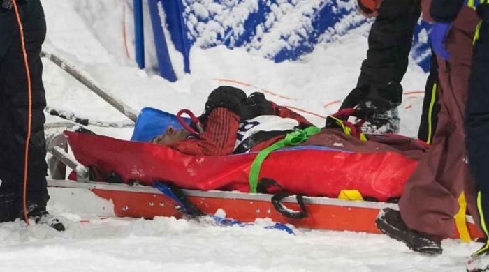 Mark McMorris stretchered off after heavy training crash