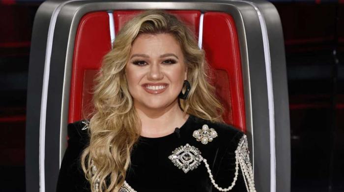 Kelly Clarkson 'excited' for 'new chapter' of life as she leaves her talk show