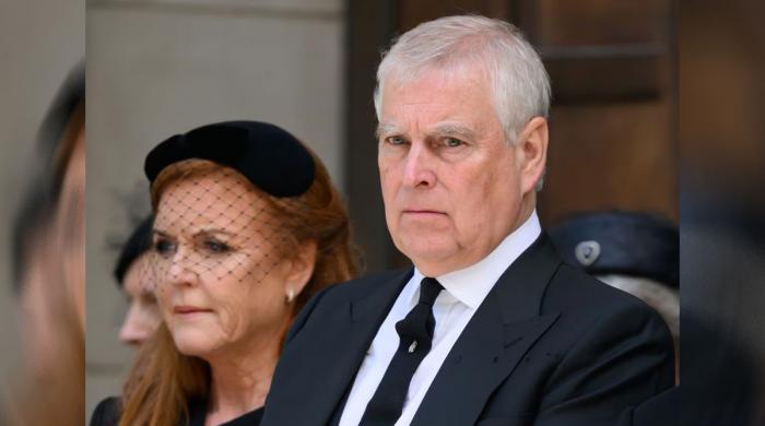 Sarah Ferguson joins Andrew in ‘forcing’ their daughters hand: ‘She can lose everything’