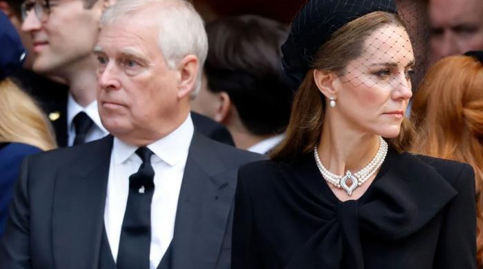 Royal expert reveals 'best option' Kate Middleton adopts in Andrew scandal