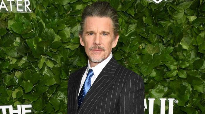 Ethan Hawke raises eyebrows with risque response to question about eating in bed