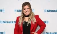 Kelly Clarkson Gushes About 'The Voice' Contestants' Sweet 'gift': 'You Are My Favorite' 