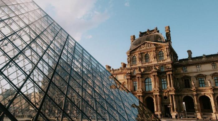 Louvre museum director resigns after $104m crown jewels theft
