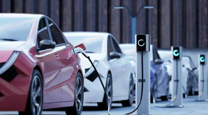 Waymo and Tesla cars rely on remote human operators, not just AI