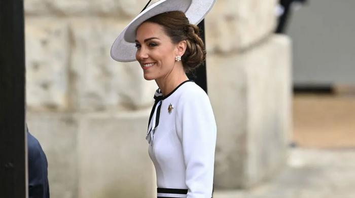 Kate Middleton's fashion choice sends quiet message after Andrew's arrest   