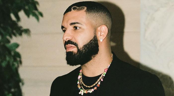 Drake turns heads in street style, putting up strong fashion game in new snap    