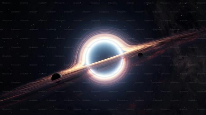 Hidden topological universe found in entangled light