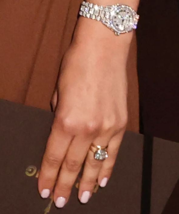 Zendaya wearing what seems to be a golden wedding band