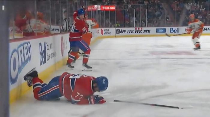 Ducks vs Canadiens injury update: Kirby Dach leaves ice following heavy hit