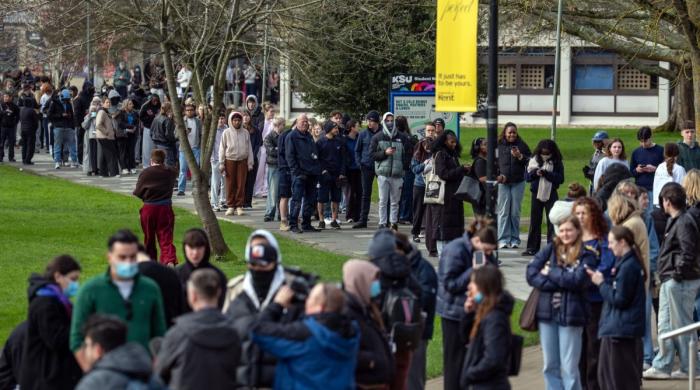 Meningitis outbreak in Kent: two dead and 11 infected in cases linked to university students