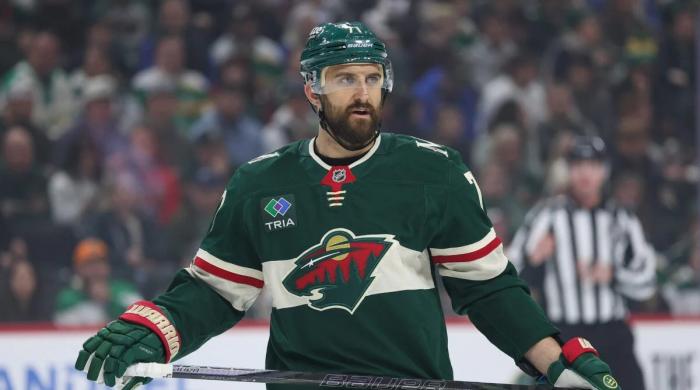 Wild vs Blackhawks as Foligno receives heartfelt welcome from Blackhawks fans after trade