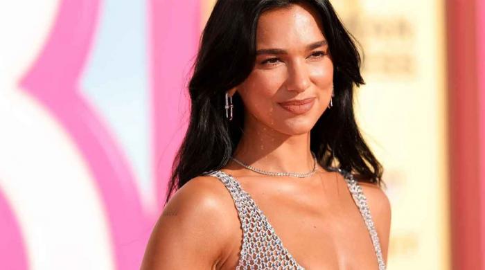 Dua lipa 'snubs' Priyanka Chopra