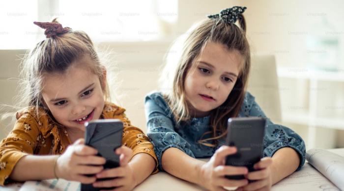 UK sets one-hour screen limit for under-fives