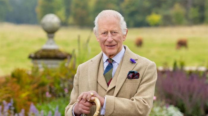 King Charles 'remains gravely ill' and calls for his abdication growing