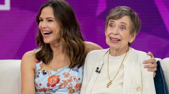 Jennifer Garner's mom thinks she's the best part of the show