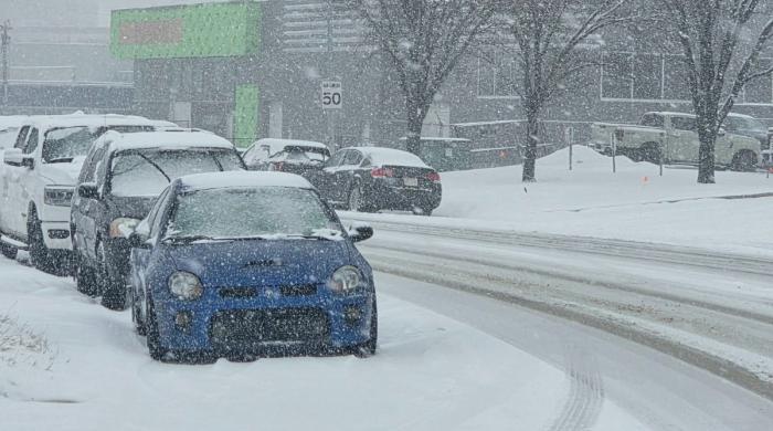 Calgary weather: snow brings dozens of crashes during second spring storm