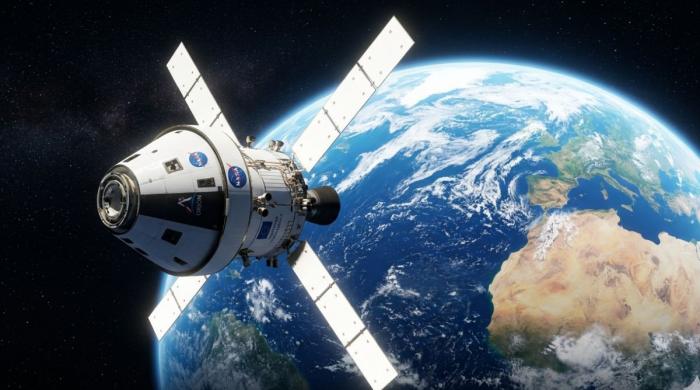 Artemis II hurtles ever closer to the lunar far side