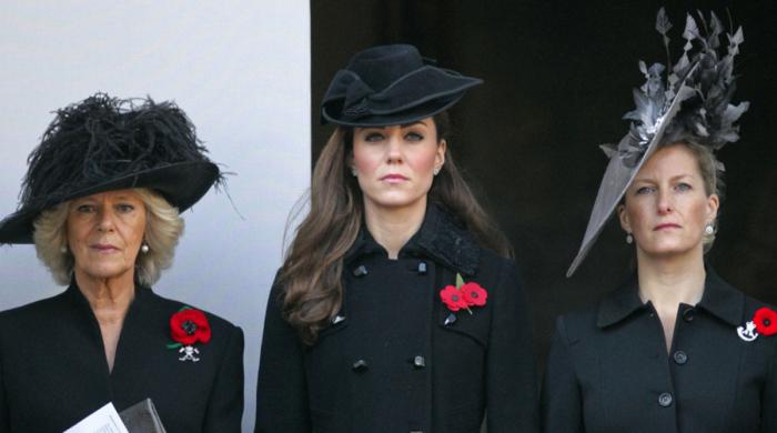 Royal family secret travel rules: Why members always pack a black outfit