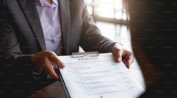 Young people quit UK jobs due to health issues, study finds