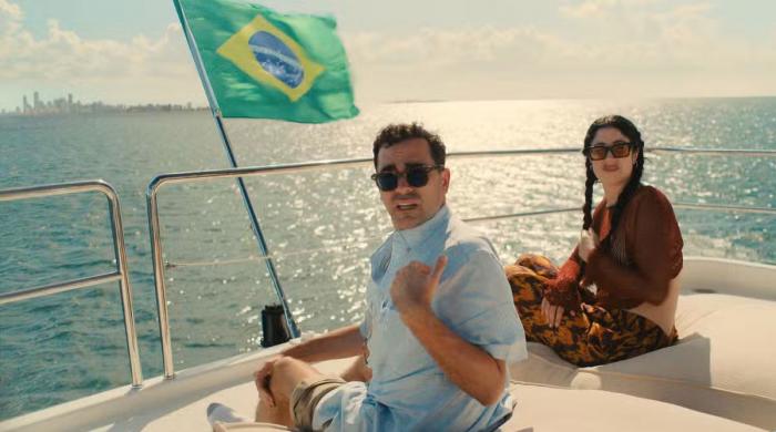 Dan Levy confronts 'Schitt's Creek' glory while making 'Big Mistakes' on Netflix